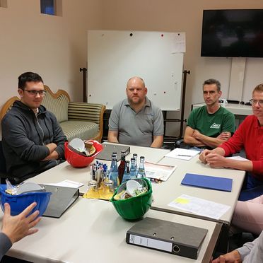 Elektrotechnik Strobl | Begrüßung neue Auszubildende 2018 mit Betriebsleiter